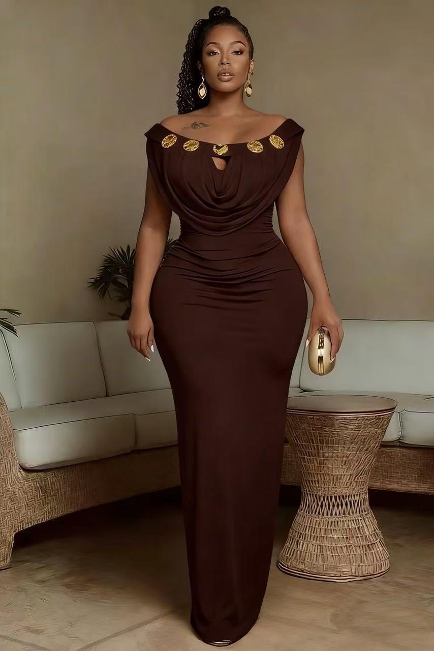 Off-Shoulder Maxikleid mit Metallschnallen – Bild 2 | LuxeStyle