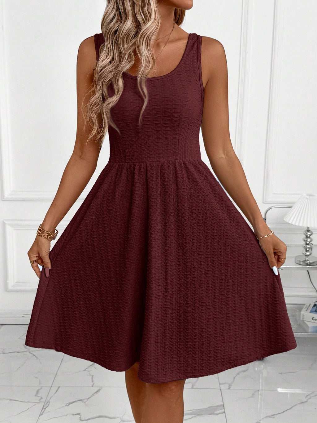 Ärmelloses Midikleid mit A-Linie – Bild 9 | LuxeStyle