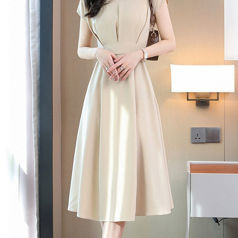 Elegantes A-Linien Kleid mit Raffungen | LuxeStyle