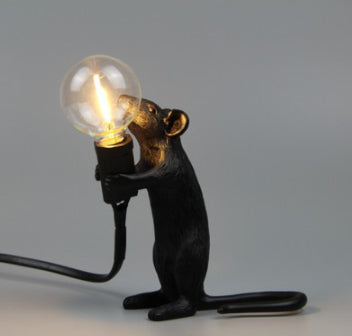 Nordic Tischlampe mit weichem Licht
