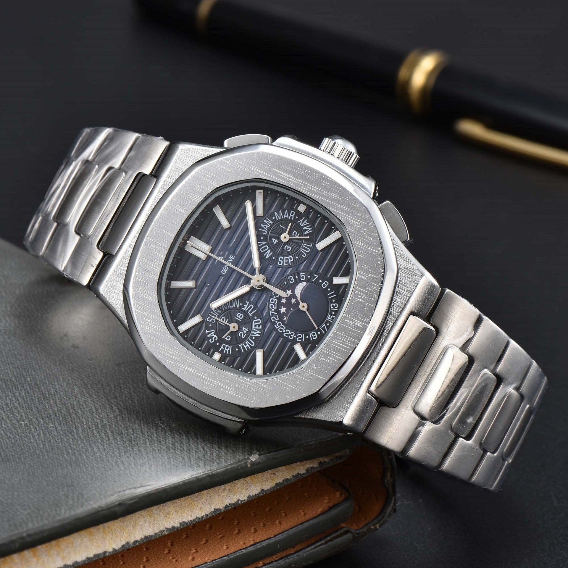 Nautilus Herrenuhr mit Stahlarmband – Ansicht 8