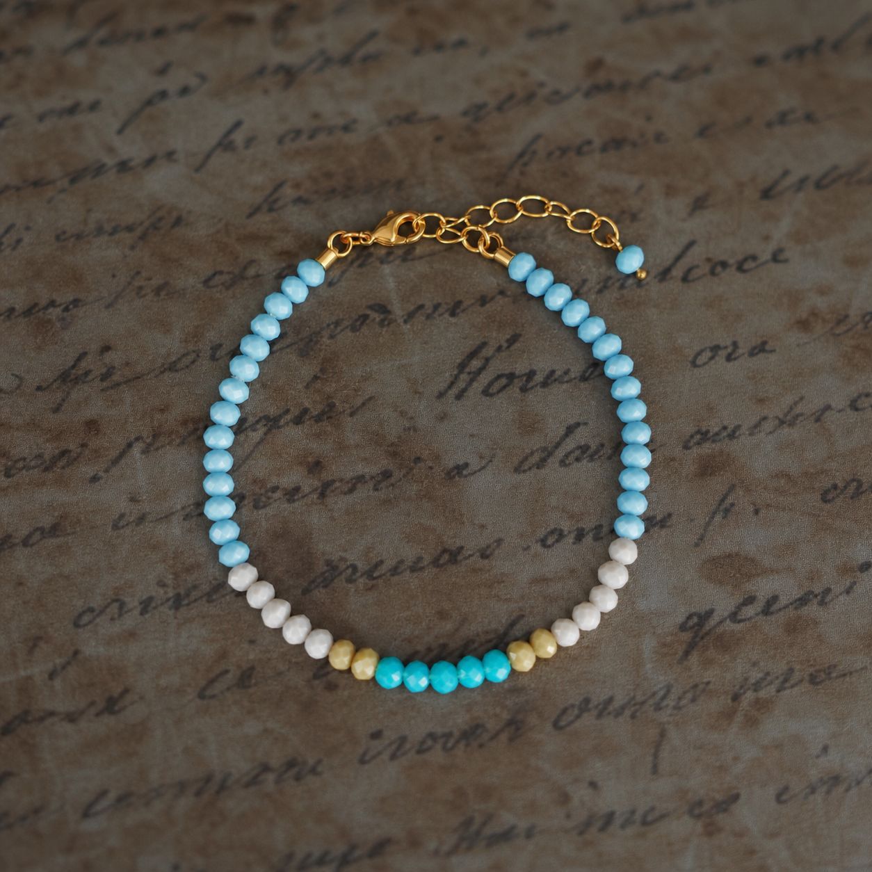 Blaue Perlenkette