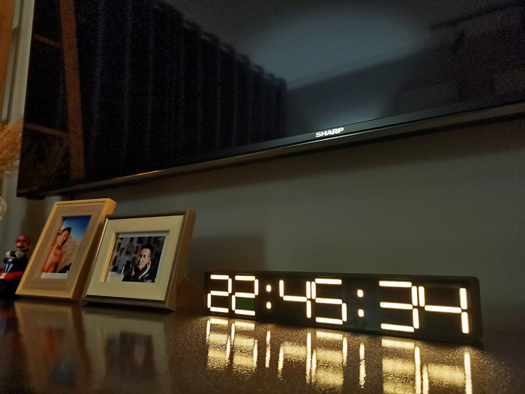 Luminöse elektronische Uhr mit WIFI – Bild 5 | LuxeStyle