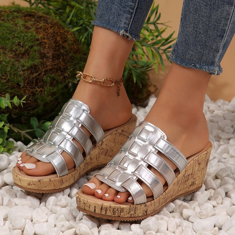 Keilabsatz-Sandalen im römischen Stil – Bild 6 | LuxeStyle