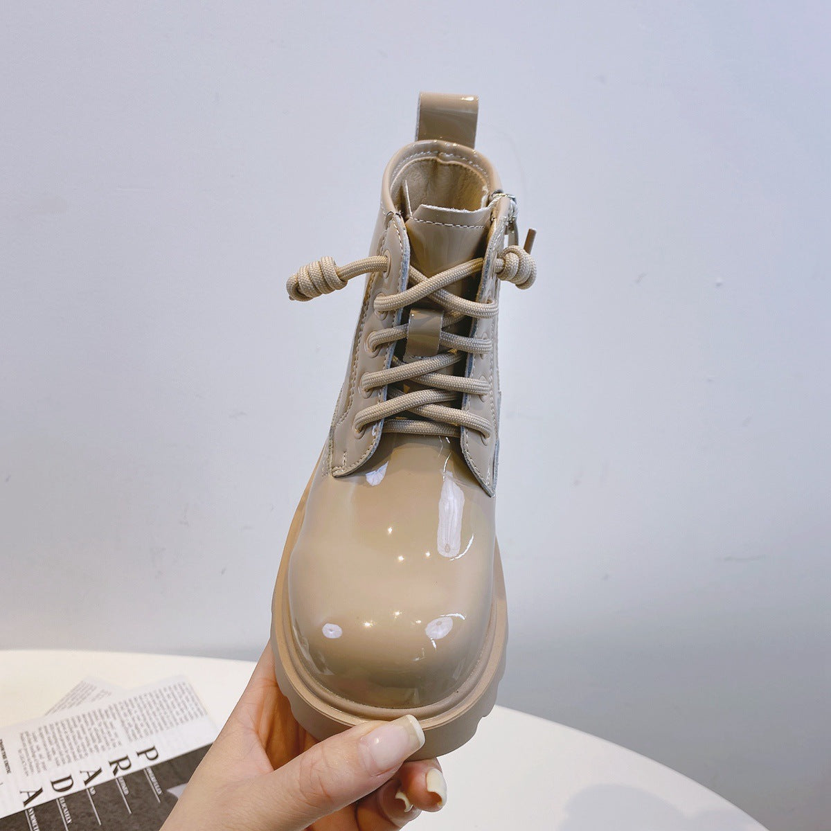Glänzende Lederstiefel für Mädchen – Bild 5 | LuxeStyle