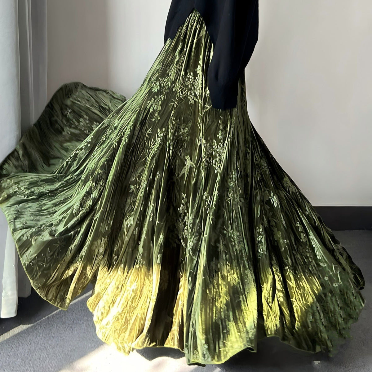 Elegantes Vintage Samtkleid mit Meerjungfrauen-Saum – Bild 3 | LuxeStyle