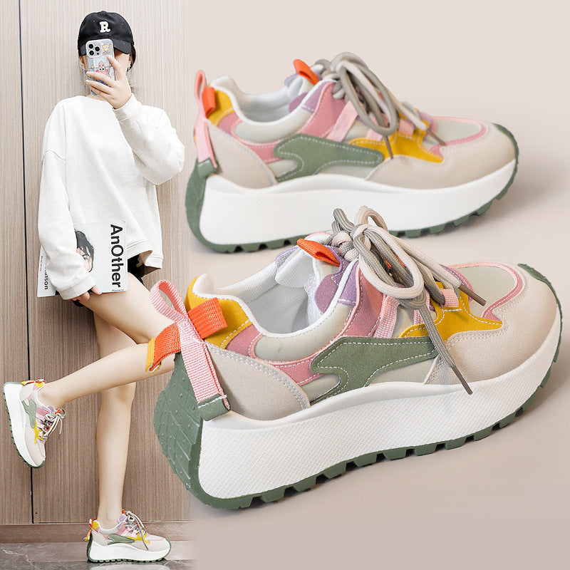 Dad Shoes mit Farbakzenten