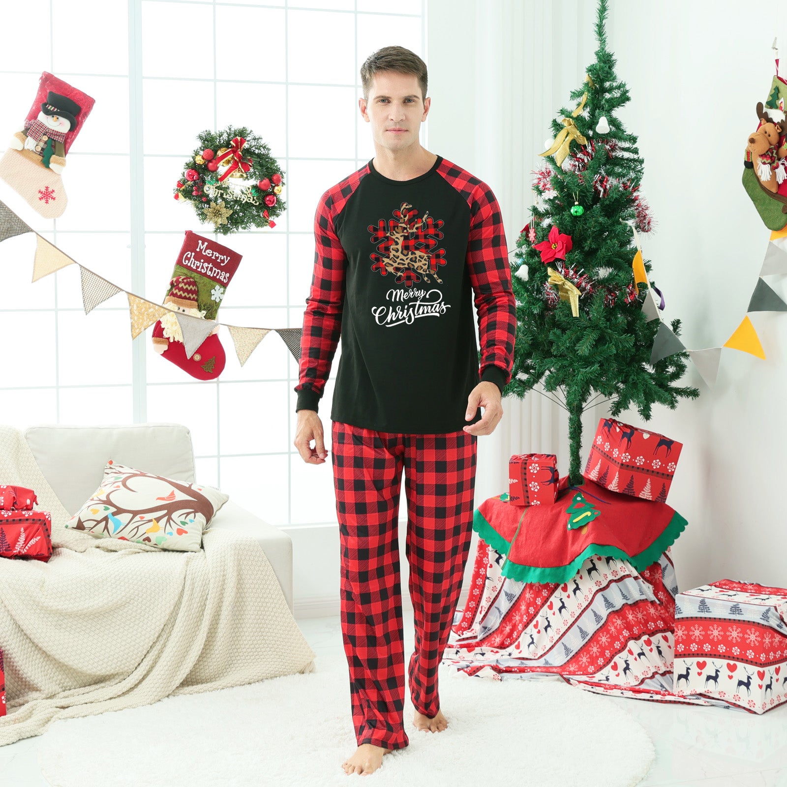 Weihnachts-Pyjama für die ganze Familie