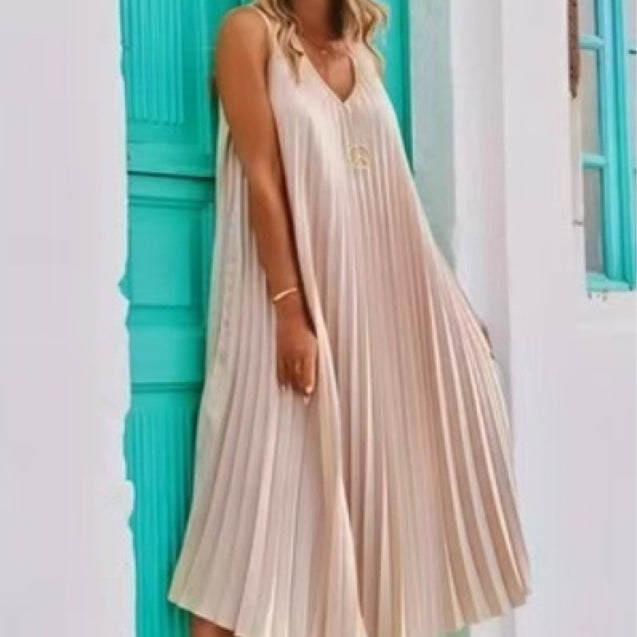 Gefaltetes Strandkleid mit V-Ausschnitt – Bild 4 | LuxeStyle