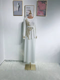 Elegantes Abendkleid mit Stickereien