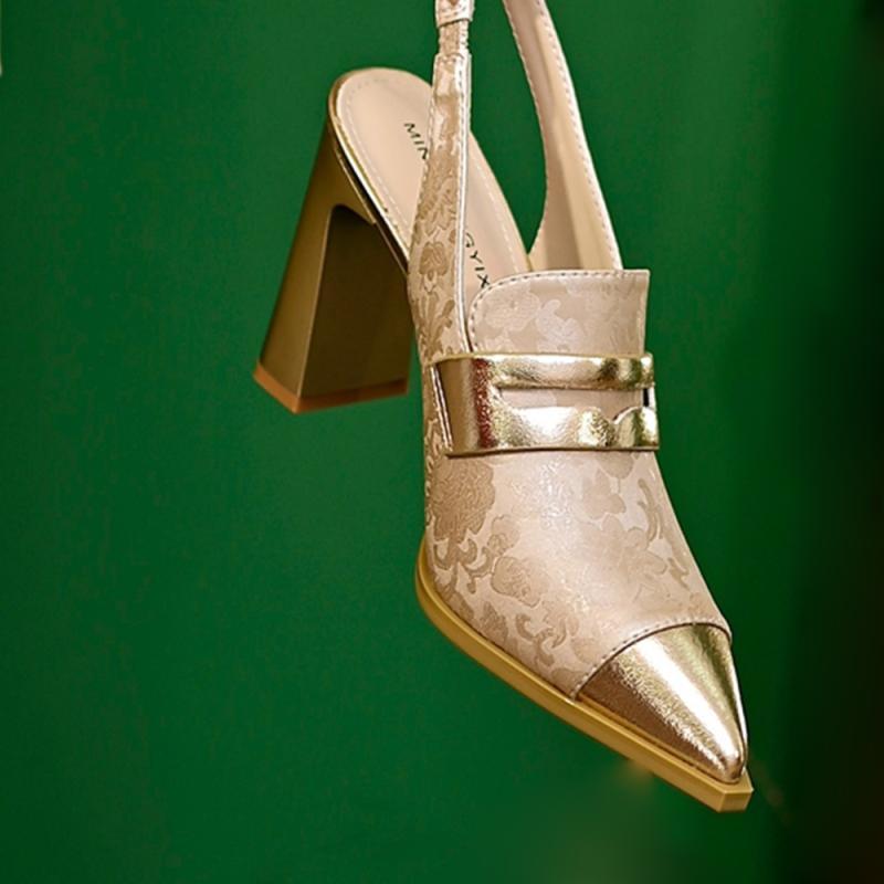 Sandalen mit Chunky Heel und spitzer Zehe – Bild 7 | LuxeStyle
