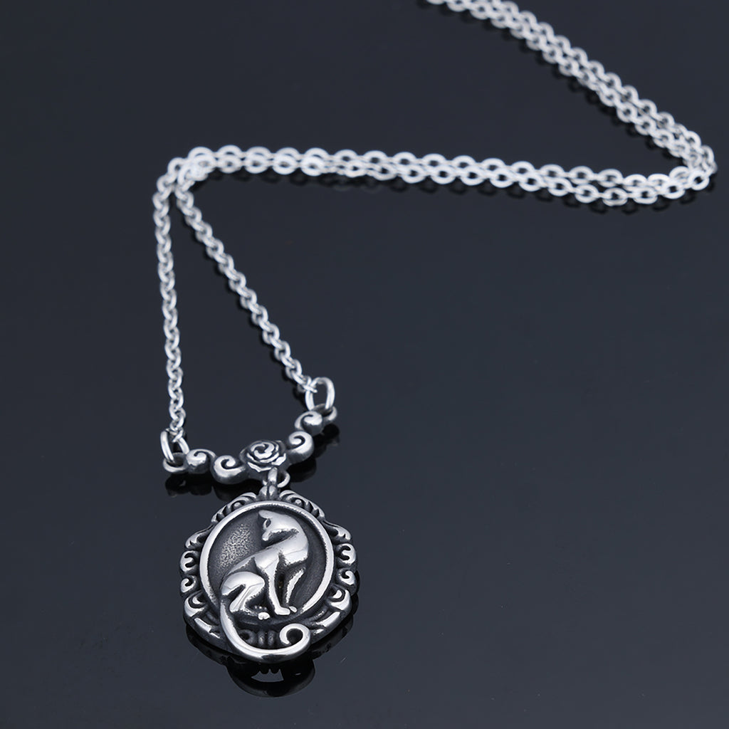 Edelstahl 3D Katzenpendant mit Blumenkranz – Unisex eleganter Personal