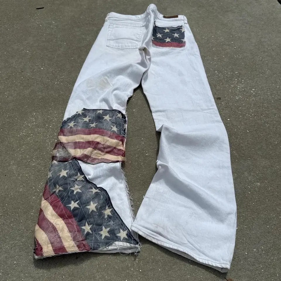 Weisse Jeans mit Flag-Patchwork