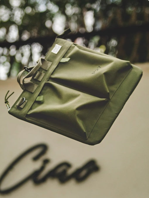 Canvas Crossbody Bag in Militärgrün – Bild 8 | LuxeStyle