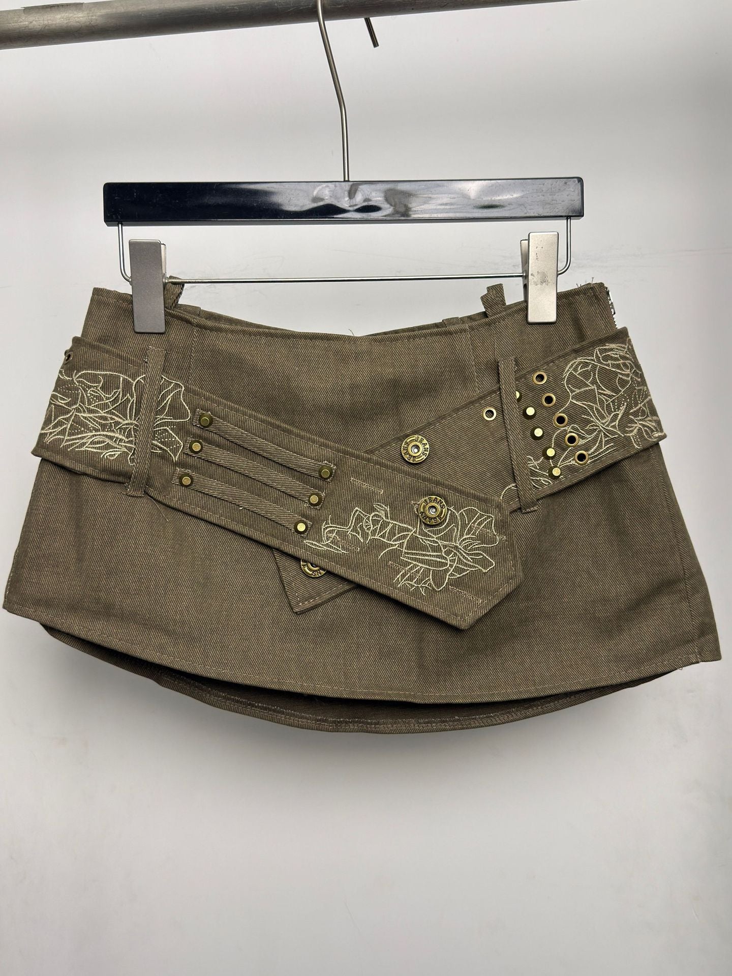 Retro Khaki Minirock im Utility-Stil
