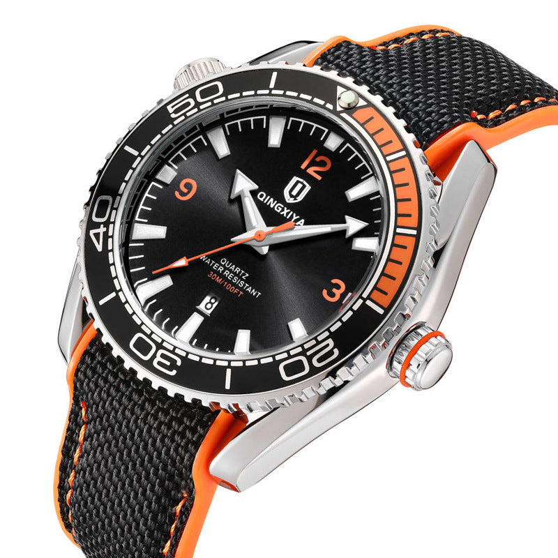 Sportliche Quarzuhr für Herren mit Silikonarmband