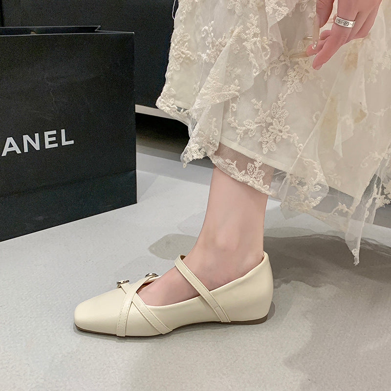 Silberne Mary Jane Flats mit verstecktem Absatz