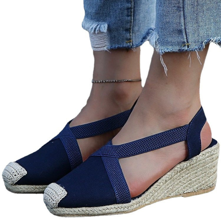 Keilsandalen mit Stroh-Details – Bild 4 | LuxeStyle