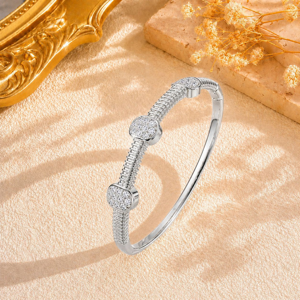 Federarmband mit Diamanten