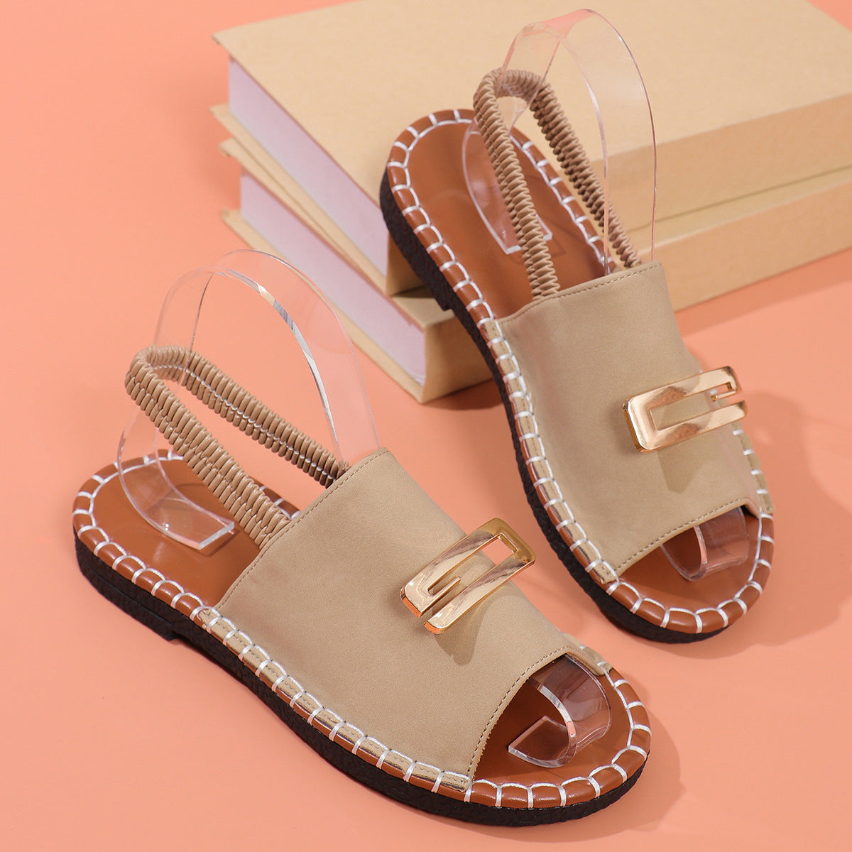 Bequeme Sandalen mit flacher Sohle – Bild 10 | LuxeStyle