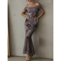 Blauer Rock mit asymmetrischem Kleid