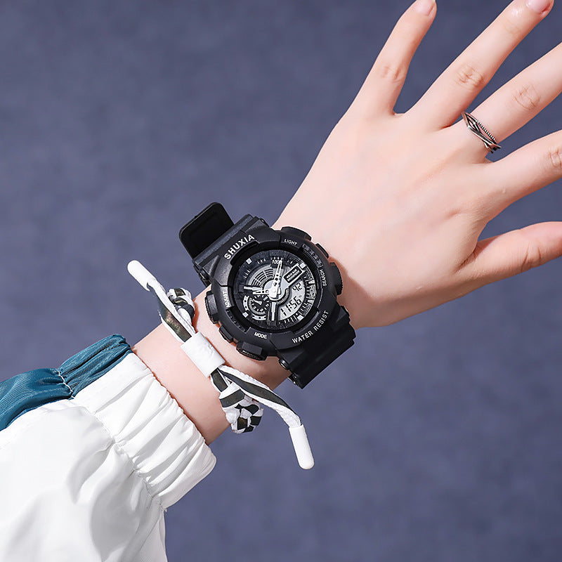 Sportliche Smartwatch mit Doppelanzeige 50 mm – Bild 11 | LuxeStyle