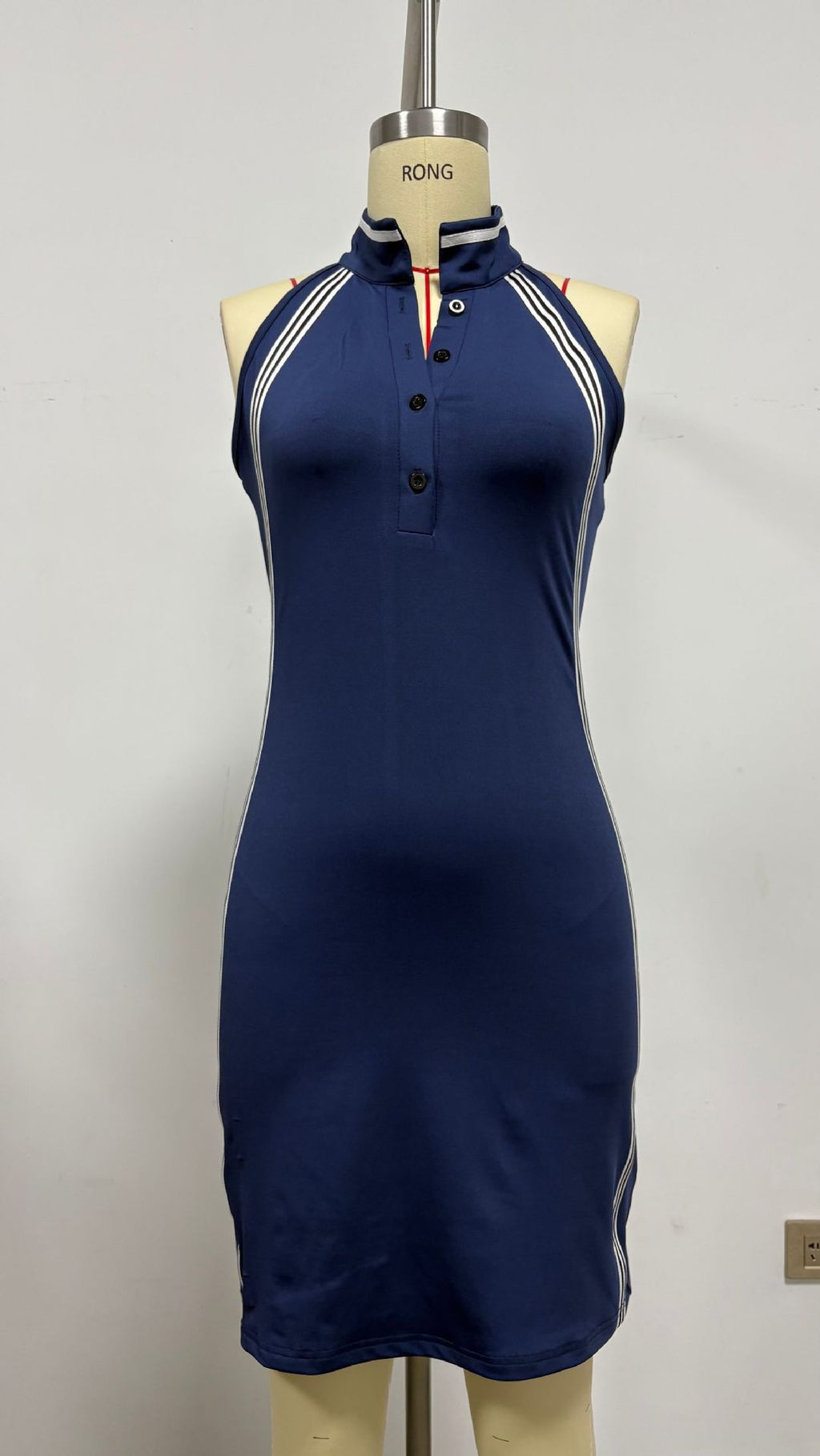 Gestreiftes Mini-Kleid mit hohem Taillenschnitt – Bild 12 | LuxeStyle