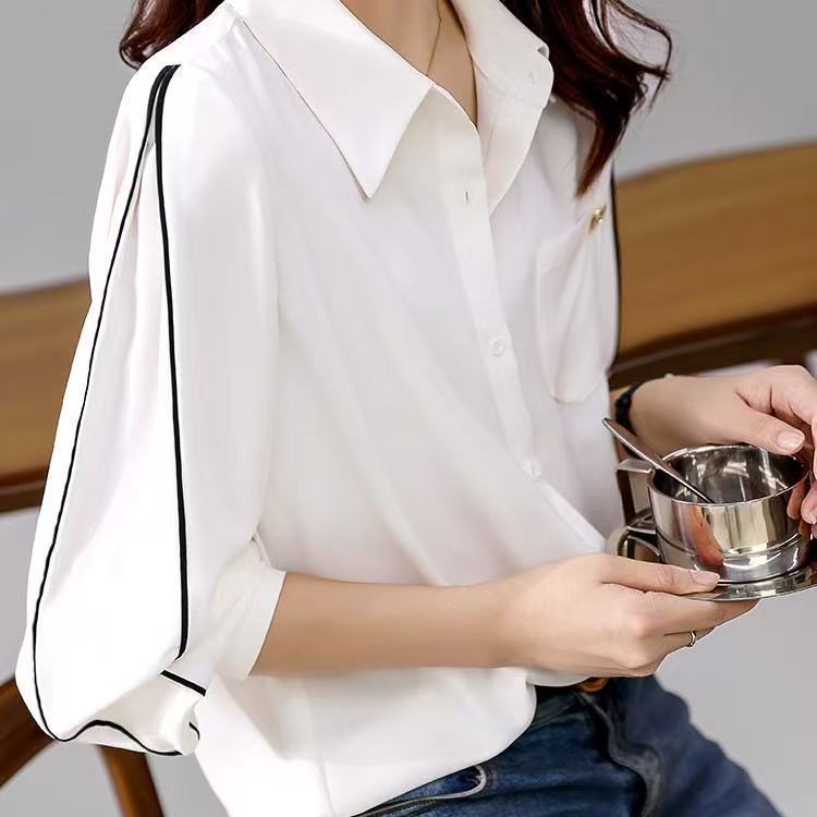 Weisses Langarmshirt im Casual-Stil – Bild 1 | LuxeStyle