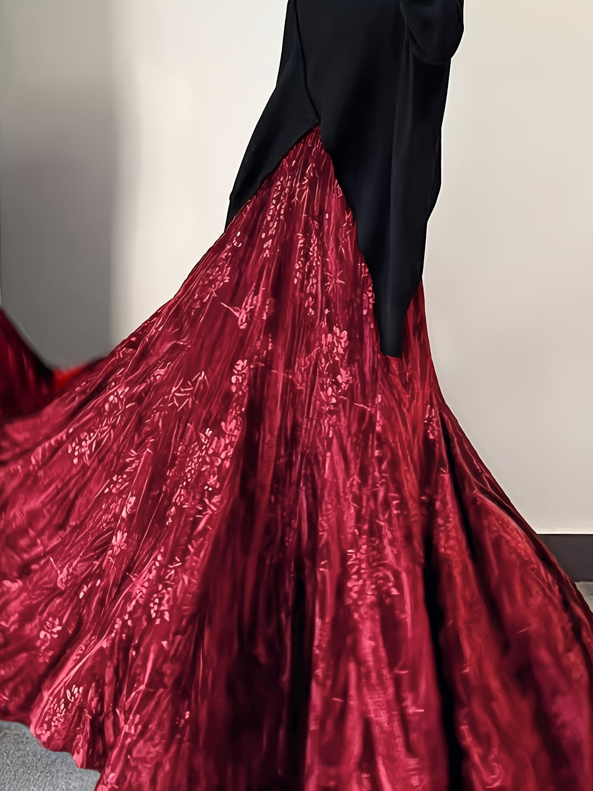Elegantes Vintage Samtkleid mit Meerjungfrauen-Saum – Bild 5 | LuxeStyle