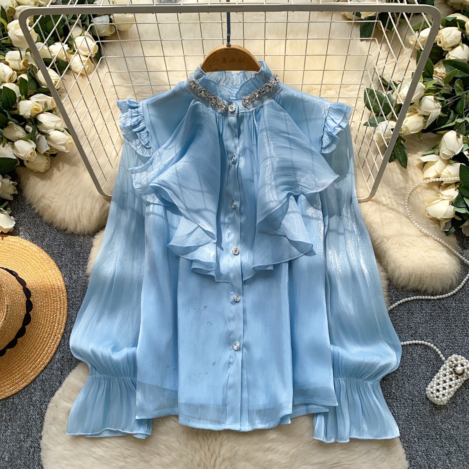 Elegantes Rüschen-Shirt mit Perlen