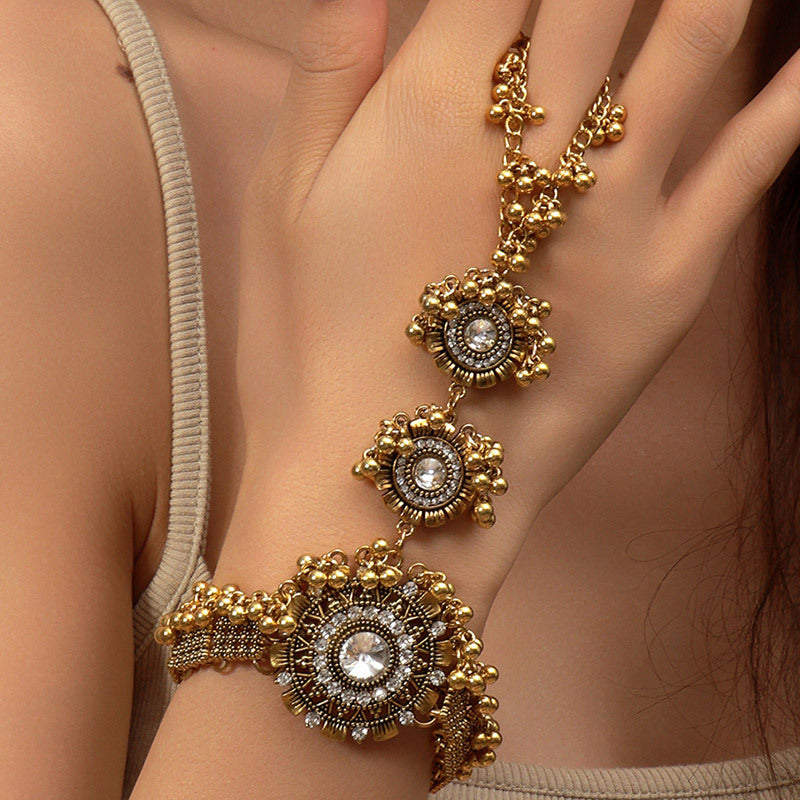 Elegantes Armband mit Tropfenperlen