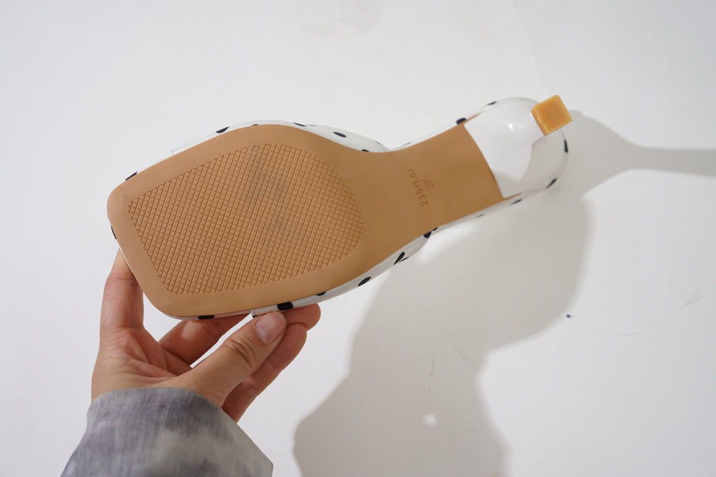 High Heel Slides mit Polka Dots und Schleife