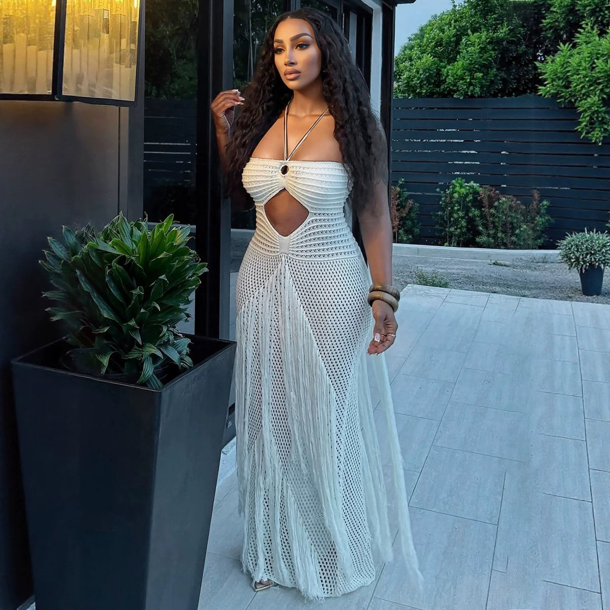 Strandkleid mit Cut-Outs und Quasten – Bild 3 | LuxeStyle