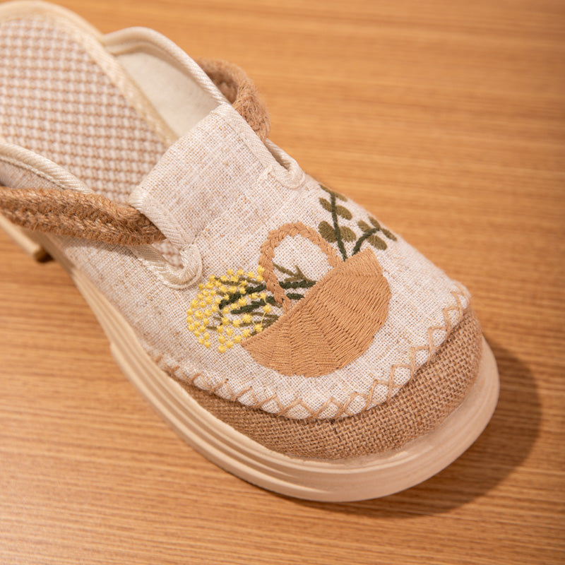 Leichte Leinen-Slipper mit Stickerei
