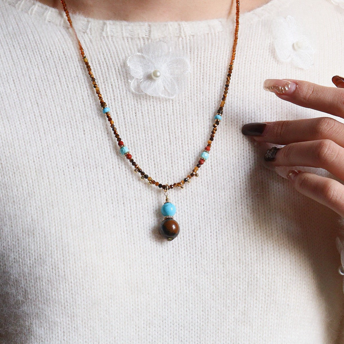 Tigeraugen-Perlenkette mit Turquoise-Anhänger – Bild 4 | LuxeStyle