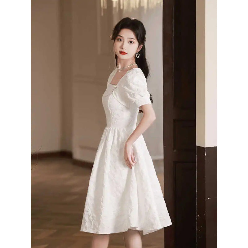 Kurzarm-Cocktailkleid mit Puffärmeln – Bild 7 | LuxeStyle