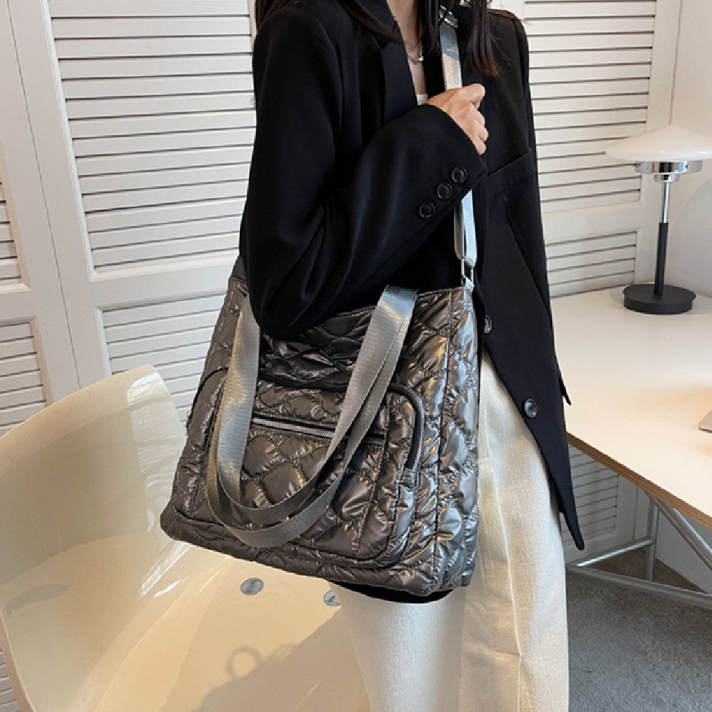 Umhängetasche für Pendlerinnen – Bild 5 | LuxeStyle
