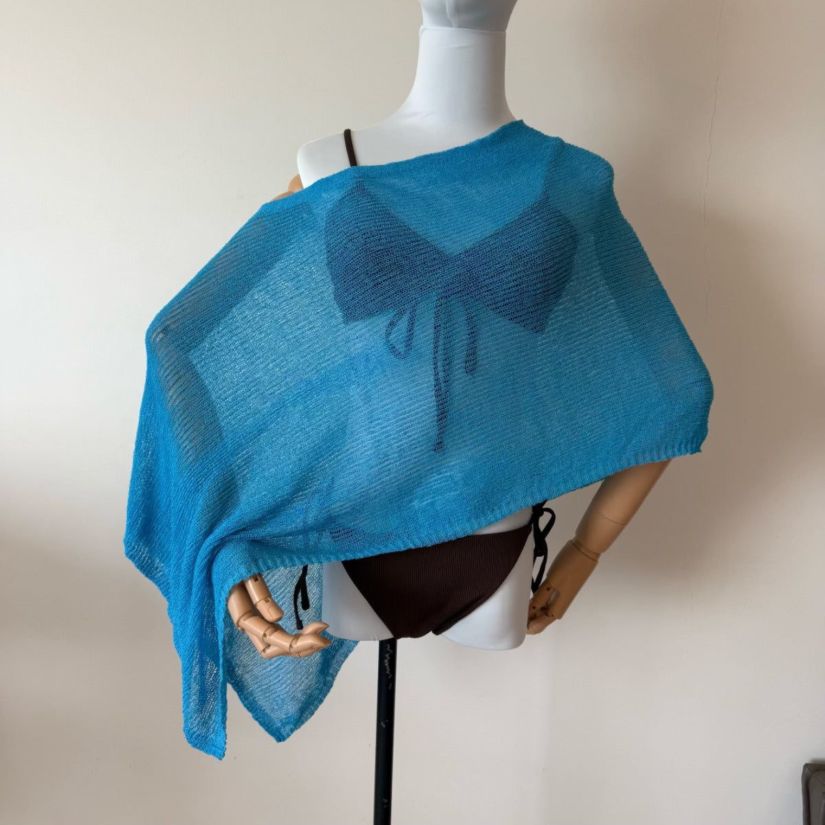 Unregelmässiger Umhang-Schal mit Sonnenschutz – Bild 14 | LuxeStyle