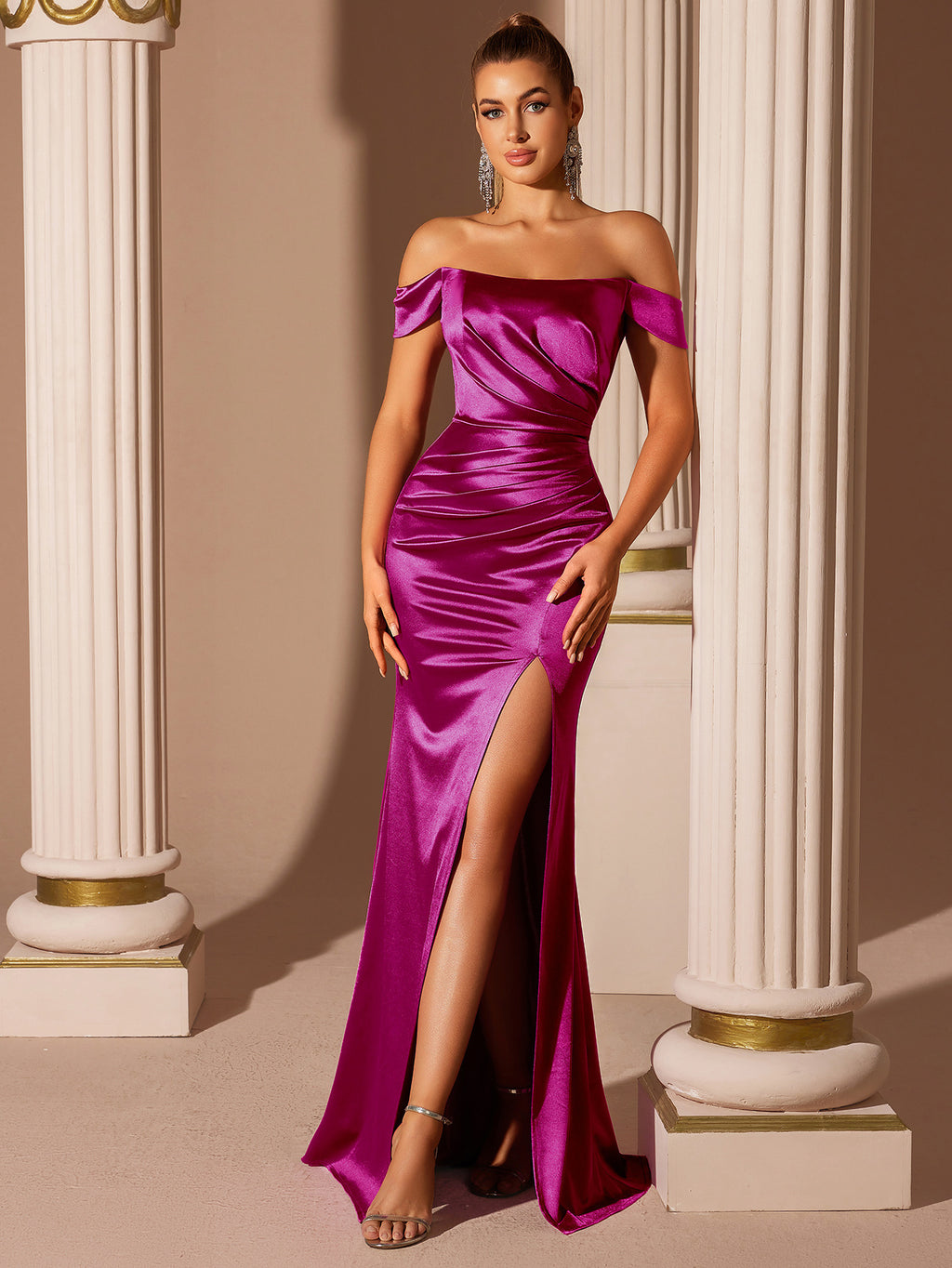 Rosenrotes Satin-Abendkleid mit Off-Shoulder – Bild 3 | LuxeStyle