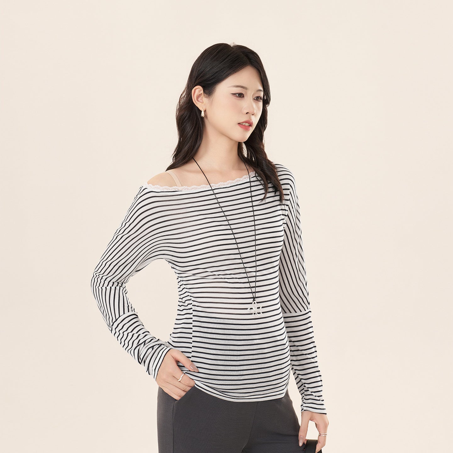 Lyocell Off-Shoulder Langarmshirt