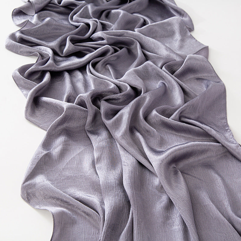Crinkled Satin Schal – Seidig Glatt