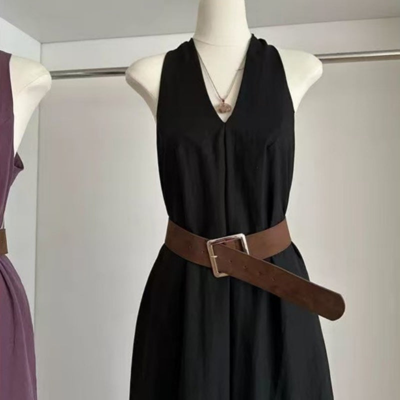 Sommerliches Neckholder-Kleid mit V-Ausschnitt – Bild 3 | LuxeStyle