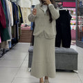 Freizeit-Set mit Pullover und Midirock