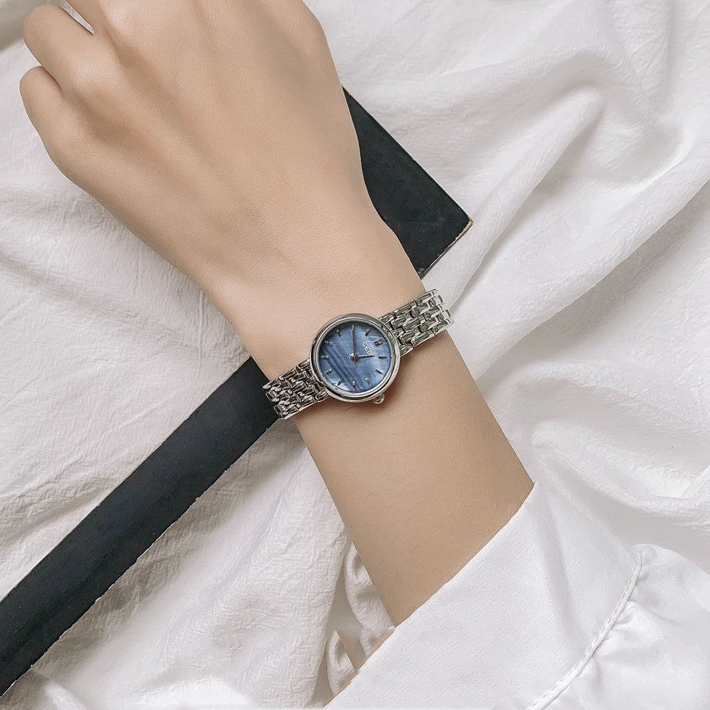 Quarzuhr mit dünnem Milanaise-Armband