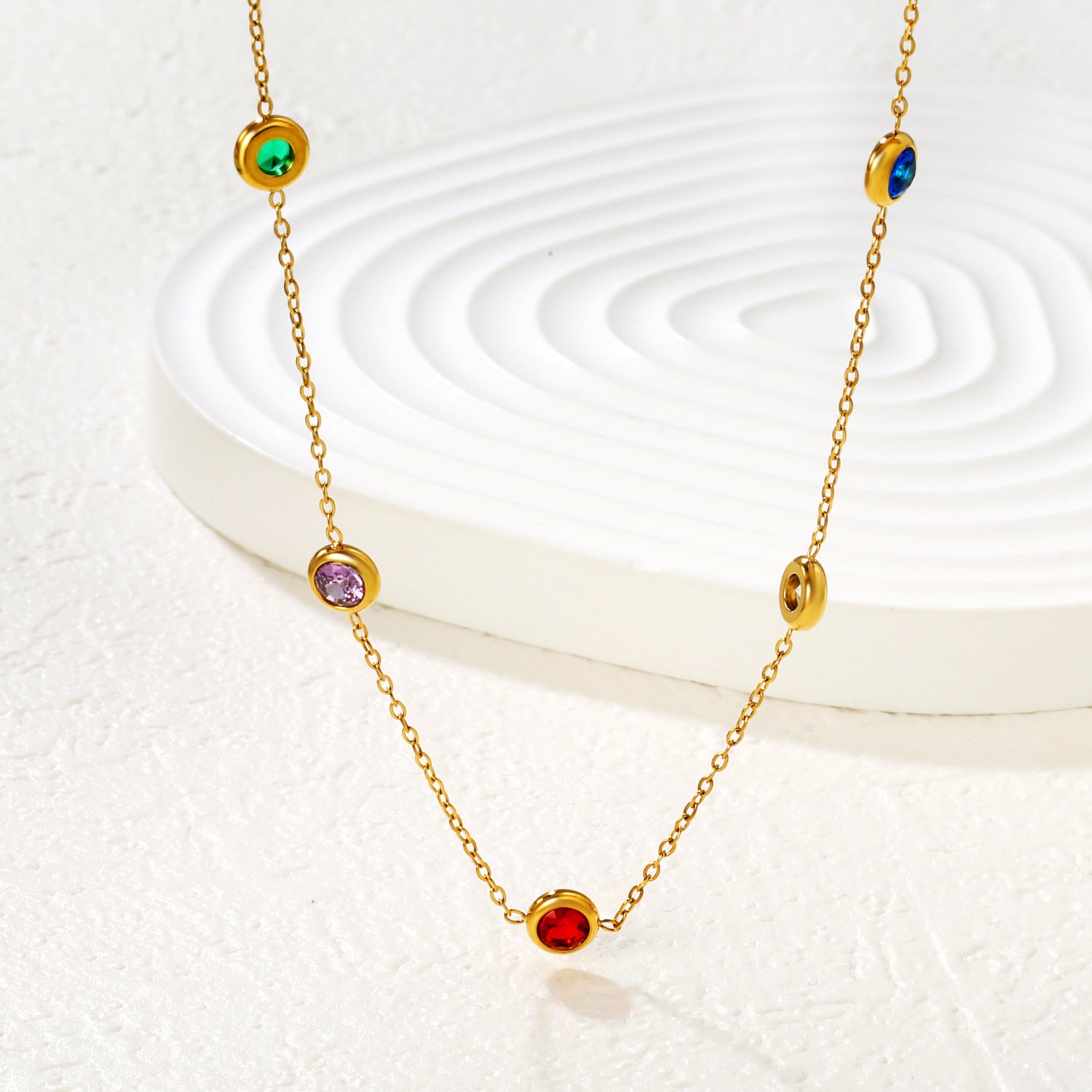 Halskette mit runden Diamant-Anhängern