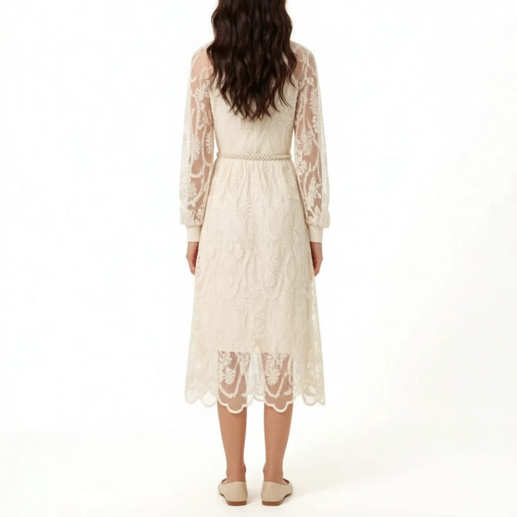 Elegantes Langarm-Kleid mit Stickerei