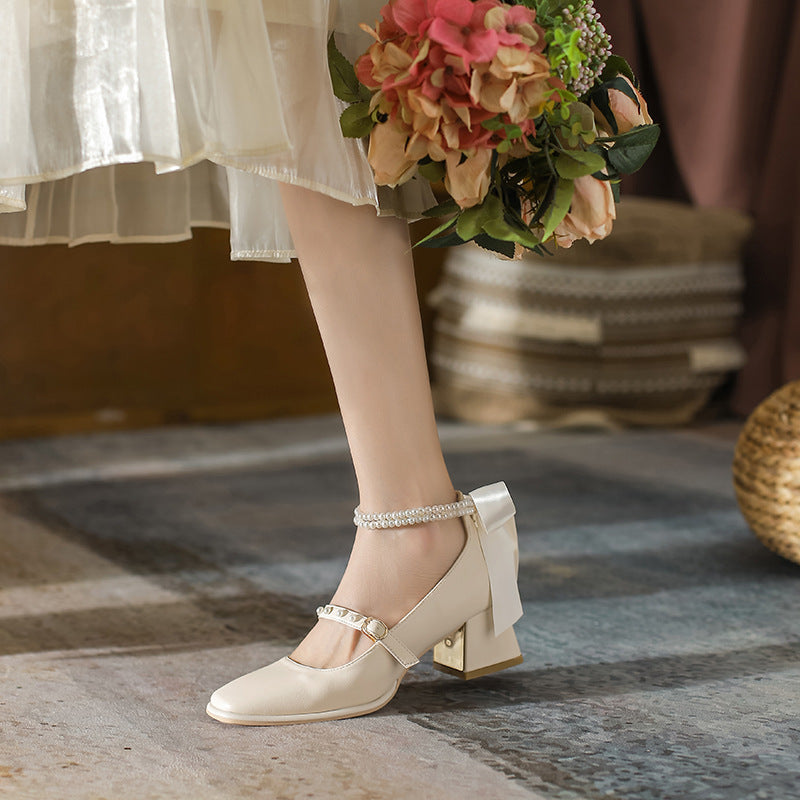 Schicke Chunky-Heel-Pumps in Beige – Bild 4 | LuxeStyle