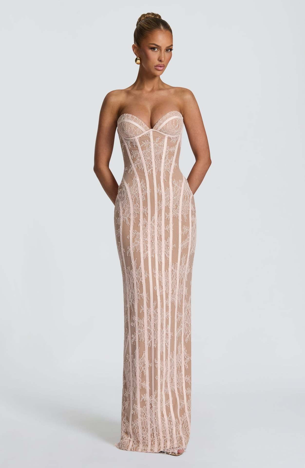 Abendkleid mit Streifen, Spitze & Off-Shoulder