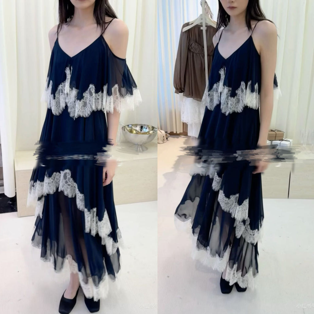 Lagenkleid mit Spitze in Misty Blue