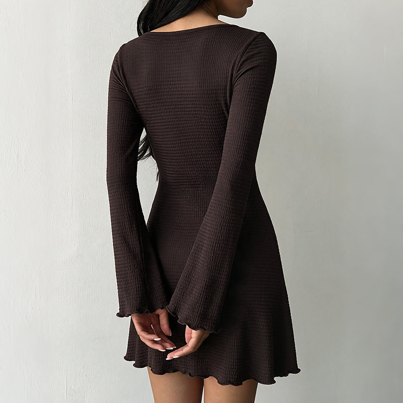Kurzkleid mit hohem Taillenschnitt und langen Ärmeln – Bild 2 | LuxeStyle